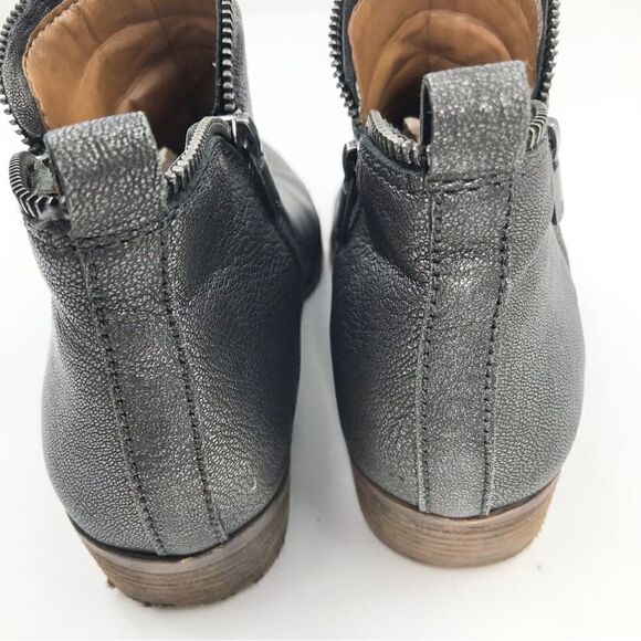 Lucky Brand Bartalino Metallic Gray Leather Side Zip Ankle Booties - Picture 7 of 16